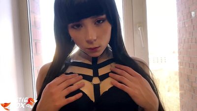 Kub Brunette Sucks Deep thiab Sensitively Fucked rau Nyiaj